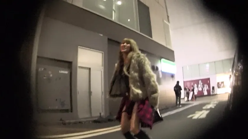 【鳳カレン】【強気なダンサーギャル】歌舞伎町でポールダンサーをナンパしてお持ち帰り。3Pで大量中出し。