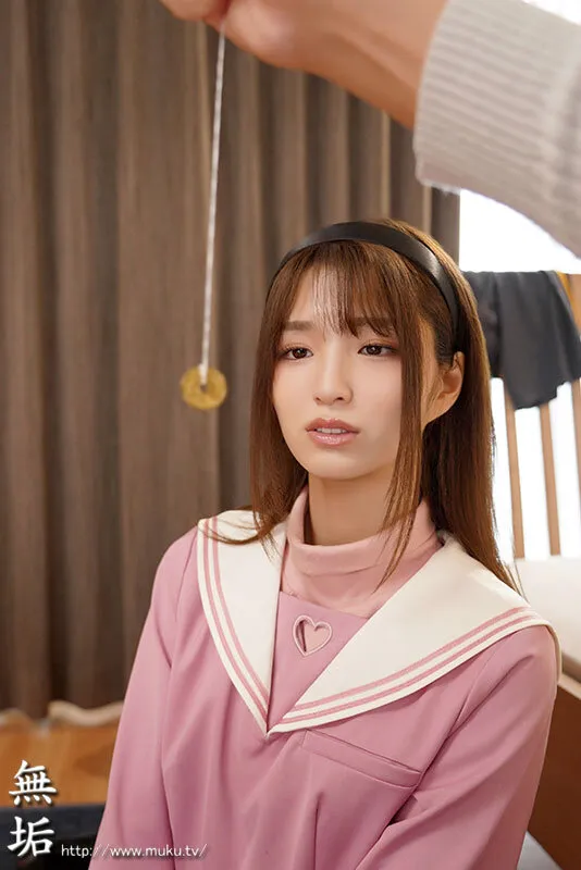 【天気輪 甘露アメ】【JCロリ】催眠によって「先日助けていただいたオナホです」と思い込んでる隣の家のかよちゃん 催眠術は実在した！ 隣の家の美少女にオナホになる催眠術をかけて口マ〇コとパイパンマ〇コが使い放題やり放題！ 倉本すみれ