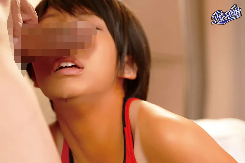 【関西漁業協同組合 丸新】【JK】陸上部のボクっ娘同級生が中年顧問にメスにされる一部始終 日焼けあとの残るショートカットの巨乳美少女のエロいユニフォーム姿に無責任中出し 弥生みづき