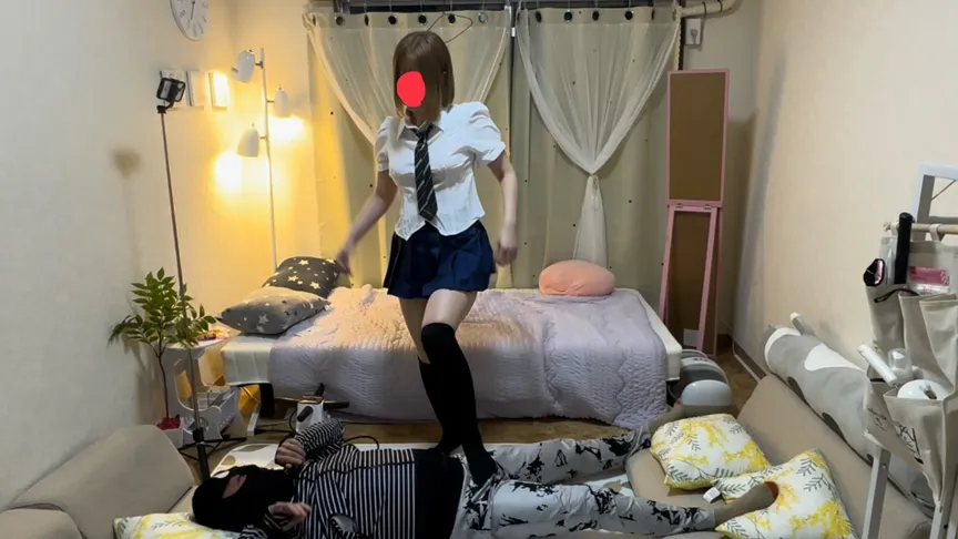 【JK】小悪魔生徒じゅりが家庭教師にストレス発散理不尽電気アンマ