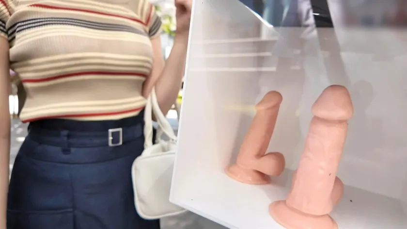 【星乃すみれ】【辻セクハラ被害者】マジ軟派、初撮。 2122 都内に現れた白銀ボディ！！透明感のある柔肌童顔お姉さんをナンパ！初体験の大人の玩具にあっさりトロ顔陥落！でもやっぱり玩具よりち○こが好き！発情スイッチオンでうっとり顔フェラ！潮吹きご無沙汰キツマンを激しく突かれてキャン鳴き大絶叫！！