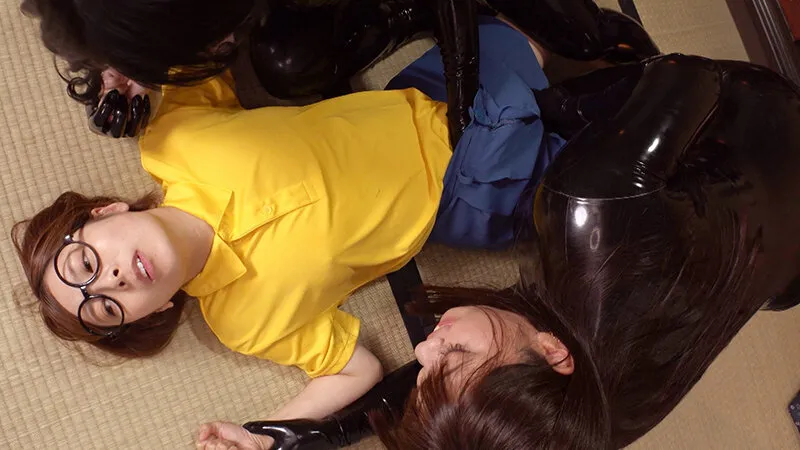 【FANZA限定！】豊満ラバーレズバトル 悪を終わらせろ！