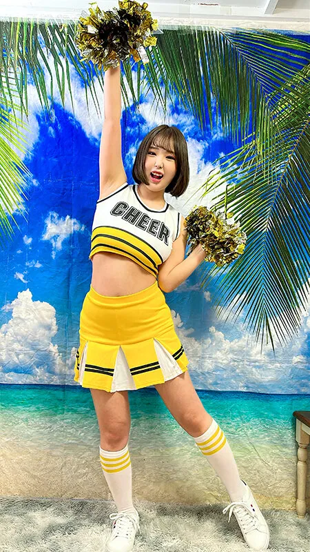 素人パンチラ in 自宅で個人撮影会vol.84 サーキットを彩るセクシーガールズ！！爆走コスプレで男たちの目線を釘付けにする音速のエロコスプレ！！