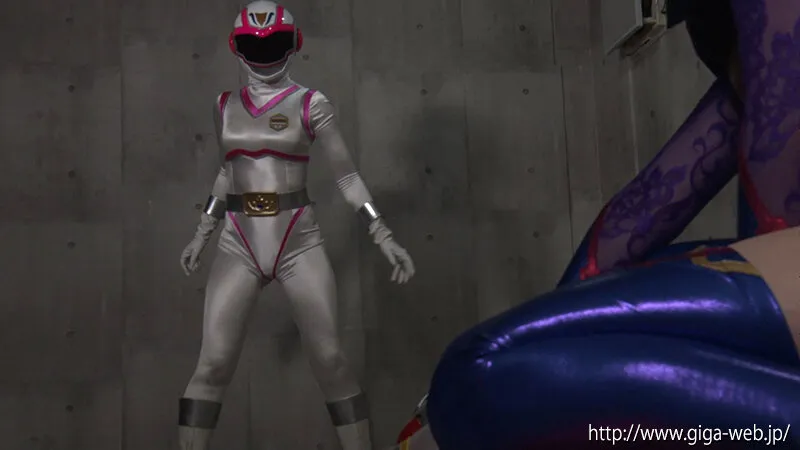 妖艶小悪魔女幹部ヒーロー陥落 ～弄ばれた紅き純情戦士～ 音琴るい