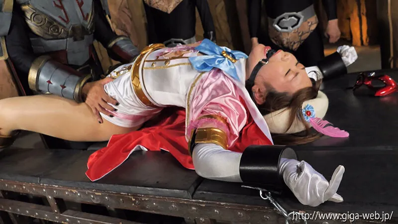 美少女仮面オーロラ 狙われた敏感すぎた美乳 市川愛茉