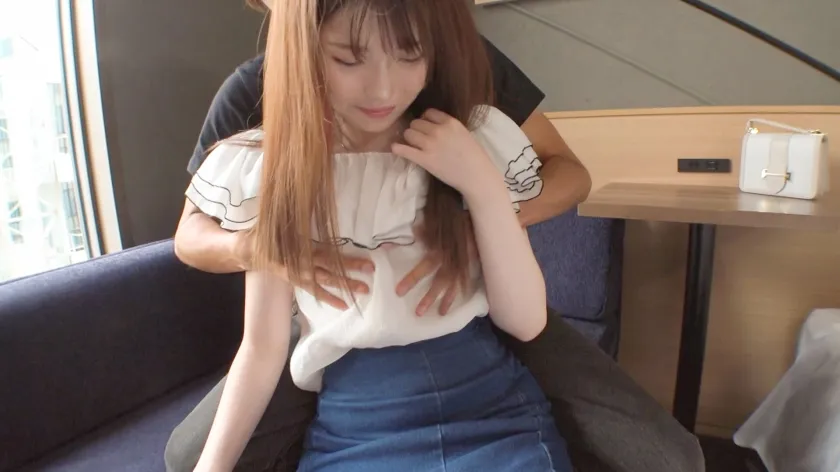 マジ軟派、初撮。 2132 世間知らずのお姫様？！それとも天然ちゃん？下町浅草にてアプリで男を漁っている美女をナンパ！性に鈍感で人見知りで恥ずかしがり屋かと思いきや、物心ついた頃にはオナニーしていたという性帝サ○ザー降臨！どこが気持ちいいのかわからないとか言うくせに、体中敏感過ぎてどこ触っても性感帯！エッロ！最後は気持ち良すぎて我を忘れて抱きつき正常位で大量発射！