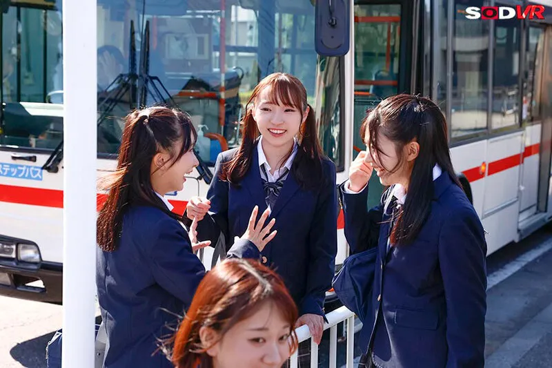 【冬愛ことね 皆月ひかる 由良かな 他】【JKレイプ】【VR】【8K】【VR】（超リアル体験）バスジャックVR ※被害者7名女子●生 スクールバスで、未成熟おマンコを好き勝手に犯しまくりSPECIAL