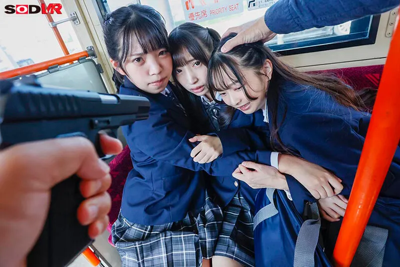 【冬愛ことね 皆月ひかる 由良かな 他】【JKレイプ】【VR】【8K】【VR】（超リアル体験）バスジャックVR ※被害者7名女子●生 スクールバスで、未成熟おマンコを好き勝手に犯しまくりSPECIAL