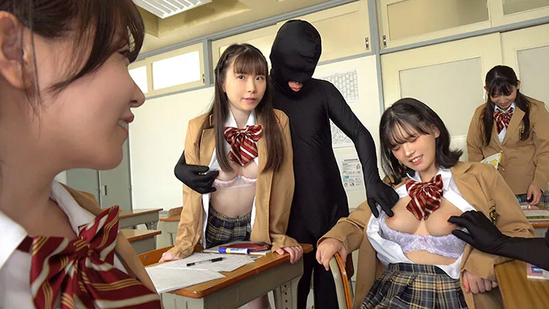 乳首いじりが日常生活に溶け込んだ世界で、いじられていることには気づかないまま、乳首イキしてしまう女子高生の日常的敏感乳首学園