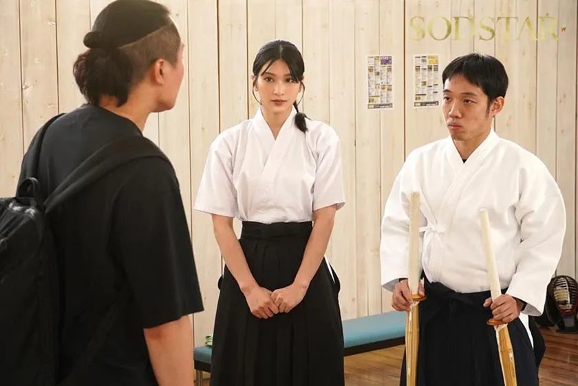 凛とした美しき薙刀剣士と密かに恋焦がれていた僕の童貞喪失物語 本庄鈴【特典映像収録】