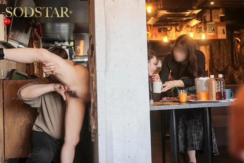 前代未聞！小倉由菜の壁尻パネルを出張レンタル！暴走する精子満タン男たちのザーメンを膣で受け止め白濁マン汁まみれでガクイキする二日間に密着！