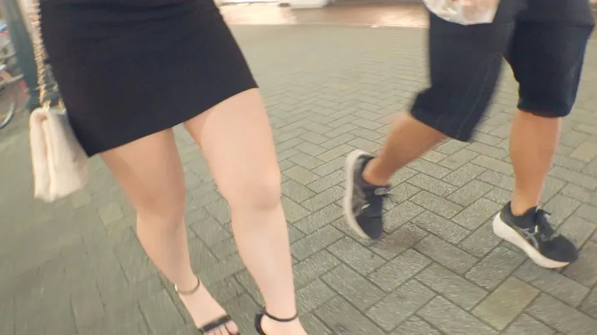 【白石あきほ】マジ軟派、初撮。 2150 【笑う門にはエロ来る】【ニコニコ笑顔でお股ゆるゆる】お客様は神様？！接客中もナンパされちゃうふわふわ系アパレル店員を渋谷でナンパ！喉奥でオチ●ポをじゅっぽりお出迎え！目を潤ませて快感に歪む表情までめちゃくちゃ可愛い！！