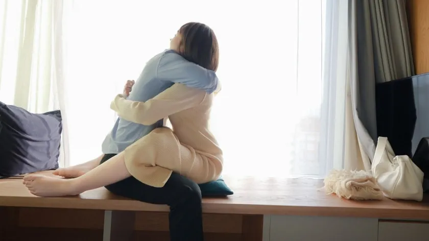 【広島発！色白ムチムチ美女はオナニー狂】ベビー用品店勤務のゆるふわ美女が彼氏のレスに耐えきれず性欲爆発！キスで即エロモード突入、床オナ生まれ電マ育ちの敏感マ◯コ！チ◯ポは友達！ 【初撮り】ネットでAV応募→AV体験撮影 2350