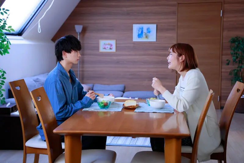 【木崎凪×夏川あゆみ】誘惑の眼差し