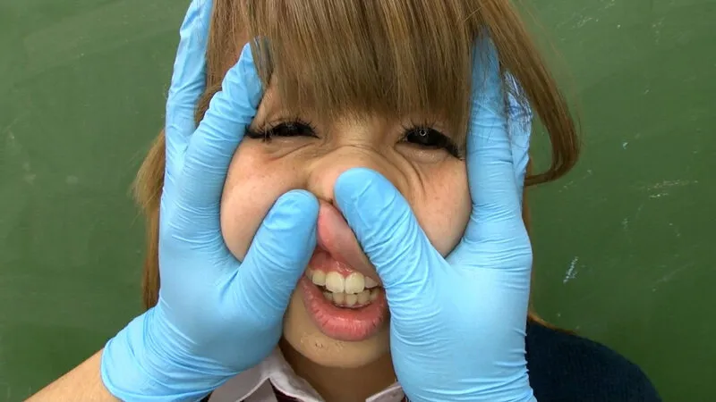 美女の顔面崩壊悪戯（1） 淫戯指編