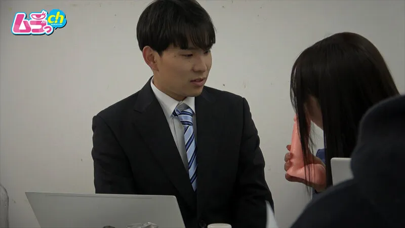 SOD男子社員 制作部 ムラっch AD 寺山隼人君 ビンビン勃起マラ×大量発射 監督になるなら演者さんの気持ちもわからないといけないのでチンポを出して自らの企画を検証してもらいました。