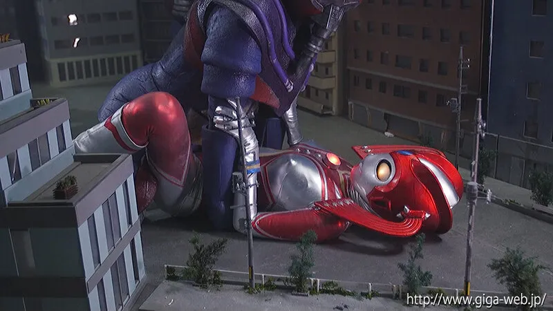 巨大ヒロイン（R） ハイパーマミー5 ～吸血宇宙人モスキート星人の恐怖～ 紺野みいな