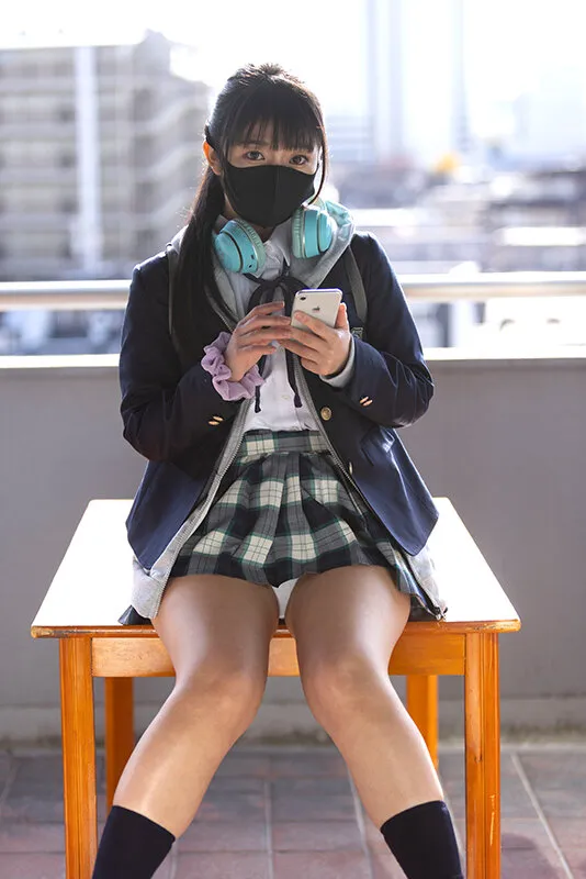 【VR】周りとは群れない黒マスク学生 上下の蒸れたオクチに何でもし放題