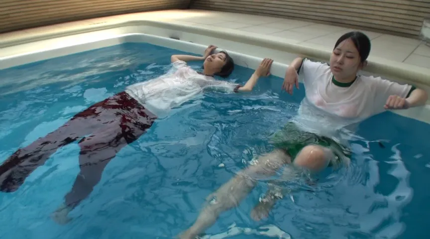 【JK着衣水泳】消灯前のコソ練習