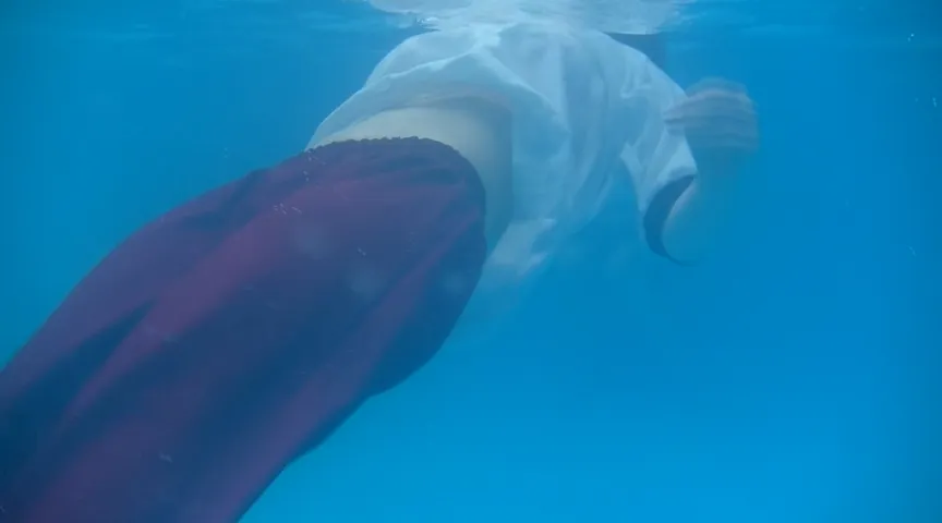 【JK着衣水泳】消灯前の悪ふざけ