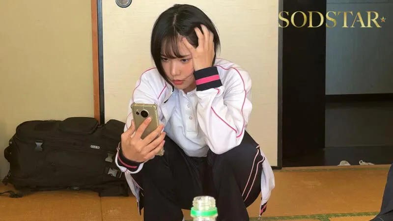 えwww修学旅行中、ボーイッシュな新人担任教師に憑依したったww 実は超敏感ムッツリ体質だった事が発覚www 俺（先生）のカラダを使って消灯後男子連中とエロいことしまくった大絶頂おふざけ記録。 柴崎はる