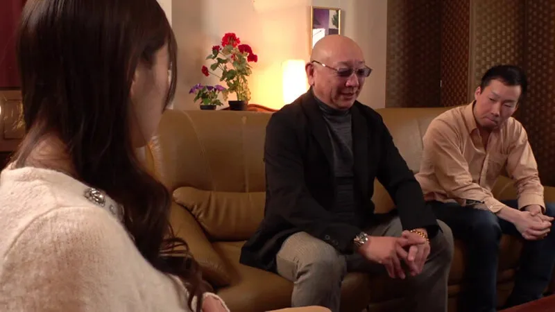 コスプレ地獄に引き摺り込まれた応募メイド 一条みお