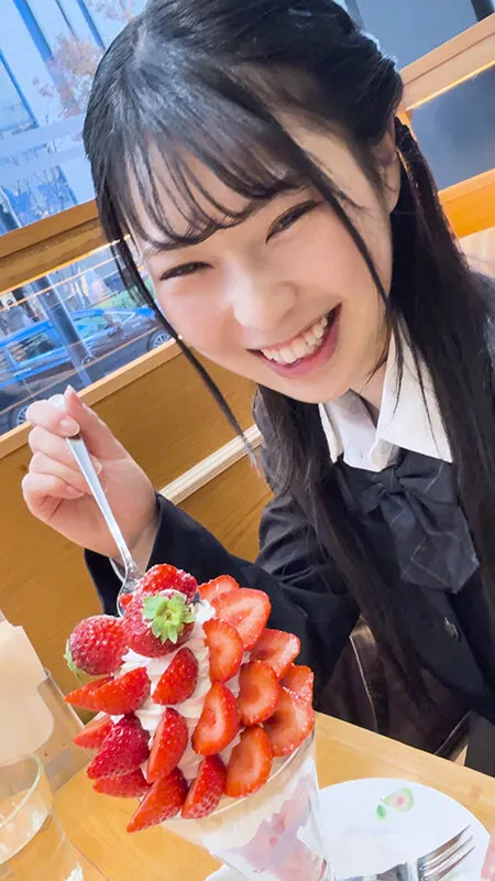 吹奏楽部と軽音部を兼任している超多忙ガール！！部活と部活の合間を縫って色んな男とSEXしまくるパワフル娘に大量中出し！！