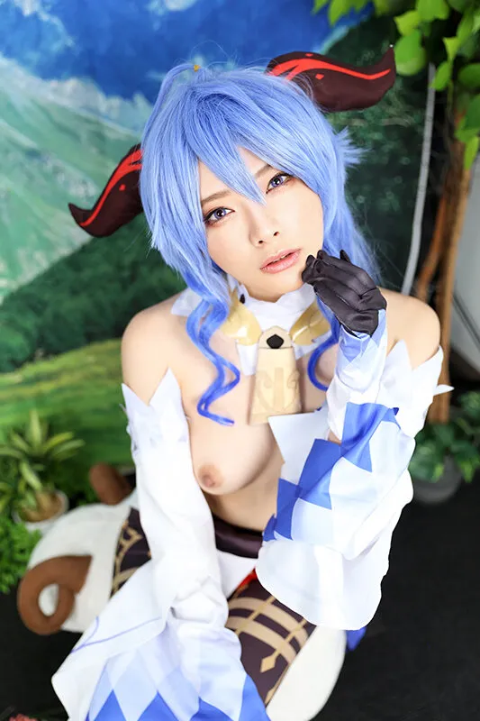 ビジュ良すぎ！性欲つよっつよ！どすけべ腰振りチンポおねだり！【撮影会で絶大な人気を誇るコスプレイヤー美少女】連続生中出し子作り孕ませ種付け妊娠オープンワールドファック 一条みお