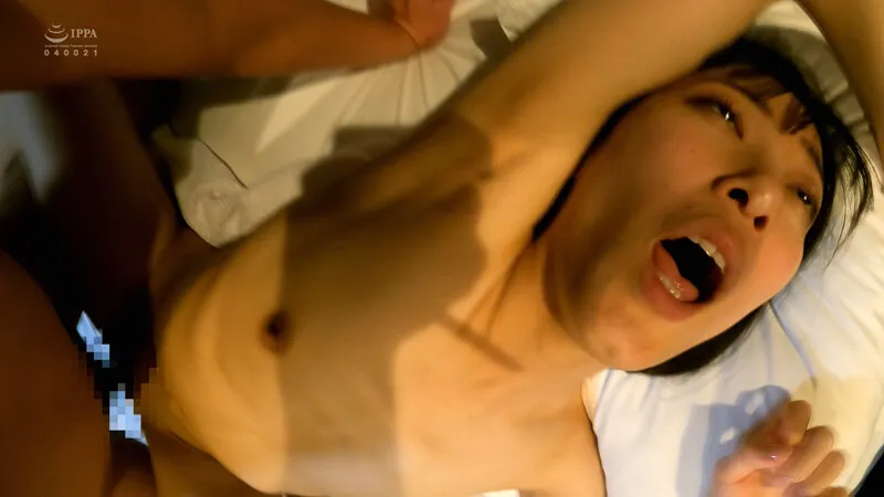 変態M貧乳娘 元自●官かりな 潤香里奈