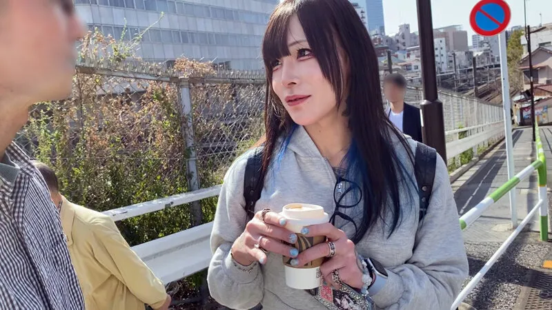 本領発揮 巨乳ギャルはオチンポ付き！！