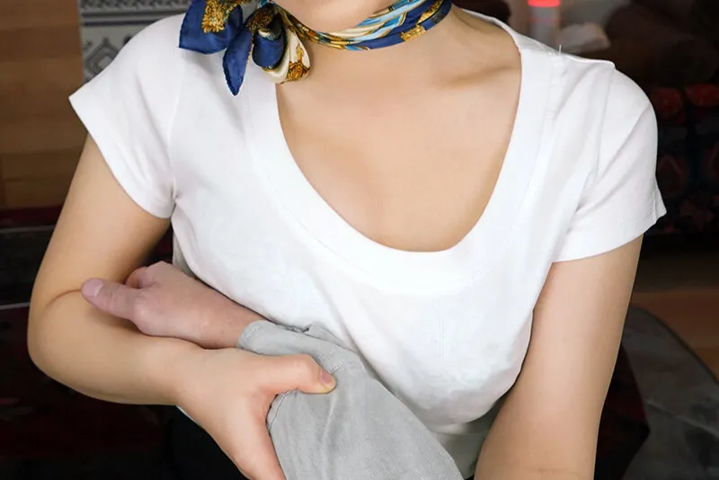 【VR】焦らしの天才！「もうなんでもするからチンコ触ってぇえっ！！」と男性客を悶絶させるのが趣味のGカップ小悪魔痴女ヤリマンエステティシャン 真白ふわり【8K】