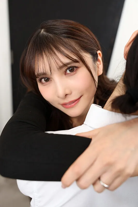 【VR】愛人の脚線美にひたすら翻弄される1泊2日。魅惑で溢れる黒パンスト美脚に搾精され続けた。 花衣つばき