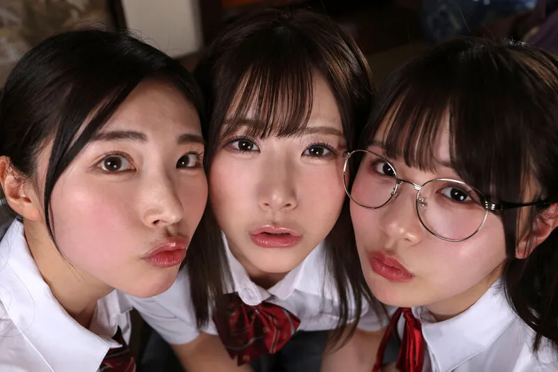 【VR】一生に一度のモテ期到来！！修学旅行中、3股カノジョたちと到着から深夜まで求愛中出しを求められるボク争奪戦