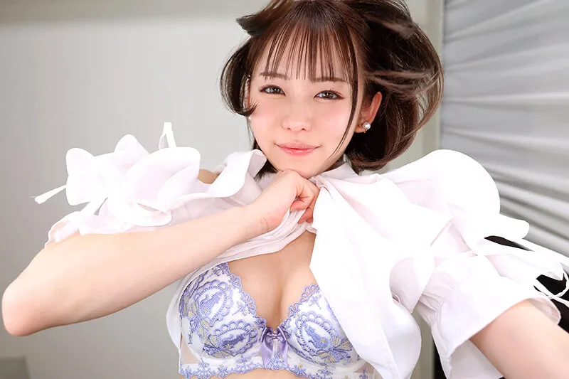 【VR】【8K VR】先輩に見下ろされながら美しい顔とカラダを見せつけぬくもりを感じるほどに圧迫して、ほぼゼロ距離顔近スパイダー騎乗位と密着抱きしめ対面座位で中出し射精誘惑される 西元めいさ