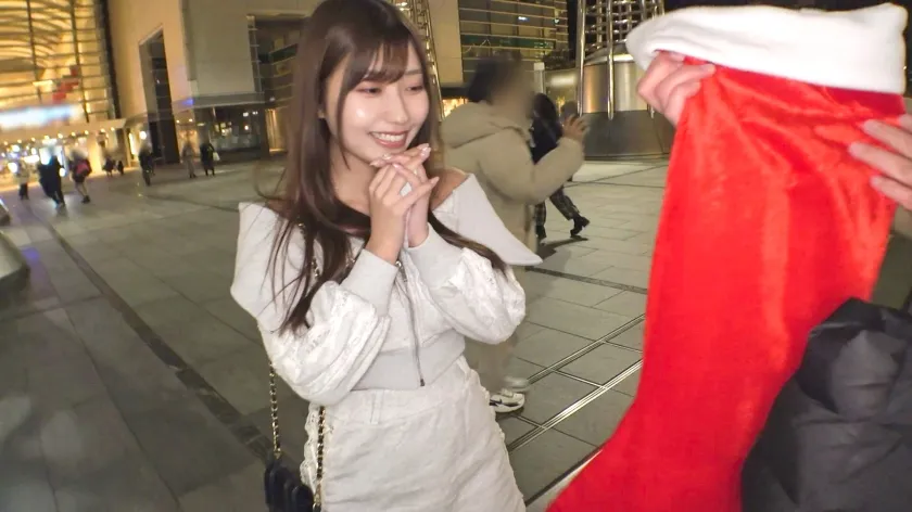 マジ軟派、初撮。 2178  【恋愛体質×性欲特化】元保育士でアパレル始めたばかりのクラスで一番可愛いえくぼ美女！実は高校時代に大人ともヤってた経験人数40人のド淫乱！週2希望のイキ顔サンタが潮吹きで聖夜を染める