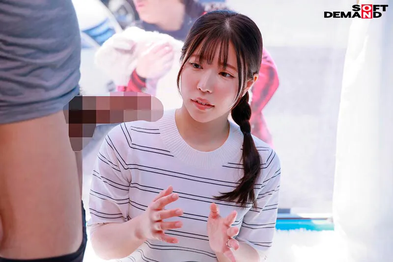 【たった1枚のミラーを挟んで味わう究極の背徳感】優しい子持ちのママにこっそりデカチンを見せつけて 素股で擦りつけて育児でレス気味の欲求不満オマンコに旦那の目の前でヌルっと生挿入 産後の柔らかい膣穴が気持ち良すぎて中出し不倫SEX