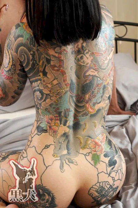 全身タトゥーの女たち イカつい見た目とは裏腹に超敏感でイキよがってアヘ顔絶頂！