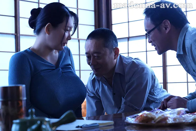 町内会の乳オナホにされた人妻 ～Nカップを躾ける中年オヤジの輪姦集会～ 城ヶ崎百瀬
