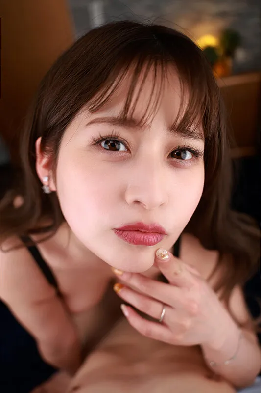 【VR】週に一度の密着キス不倫 旦那に内緒でボクに会いに来る人妻は愛を囁きながら、片時も離れないゼロ距離密着で全身をベロチュウ愛撫する 優梨まいな
