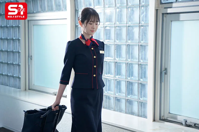 スレンダーな新人CAが巨漢クレーマーに犯され、心壊れ、肉オナホと化した後に… マンコが極太ペニスに馴染んできてあり得ないほどイキまくった。 白上咲花