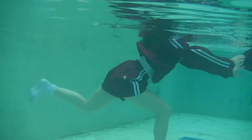 サバイバル水泳水中脱衣編
