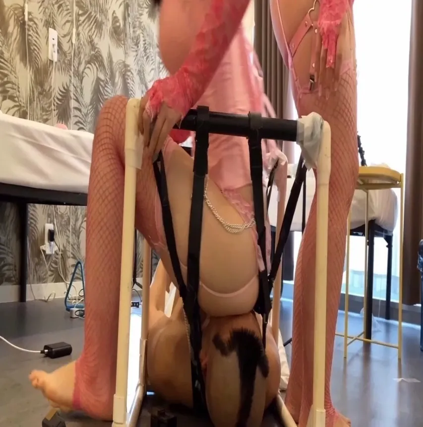 超ハード顔面責めアトラクション