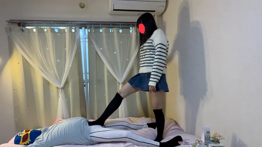 みーなちゃんからの刺客！？美脚無邪気女子ららちゃん 初対面女子に電気アンマで逝かされまくる