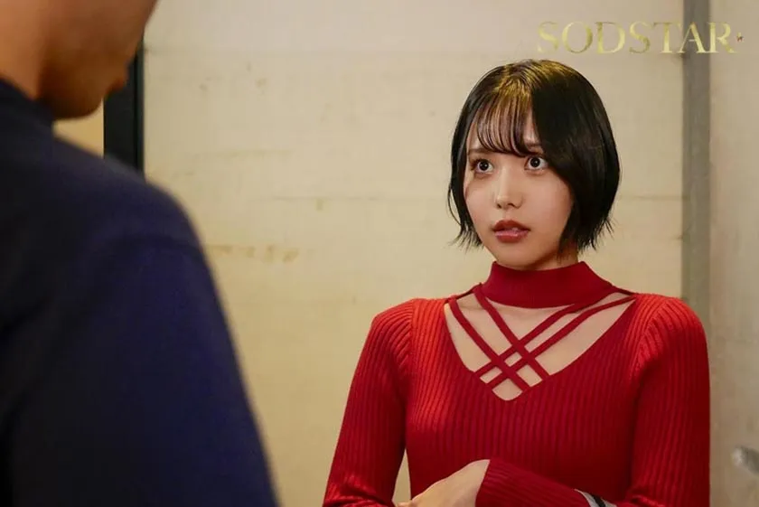 デリヘル呼んだらいつも領収書を突っ返してくる経理部の欲求不満OLと遭遇「まさか、飲食代で落とさないでくださいよ…」と言いつつ生本番させてくれ自宅でも会社でもヌいてくれる関係に 柴崎はる