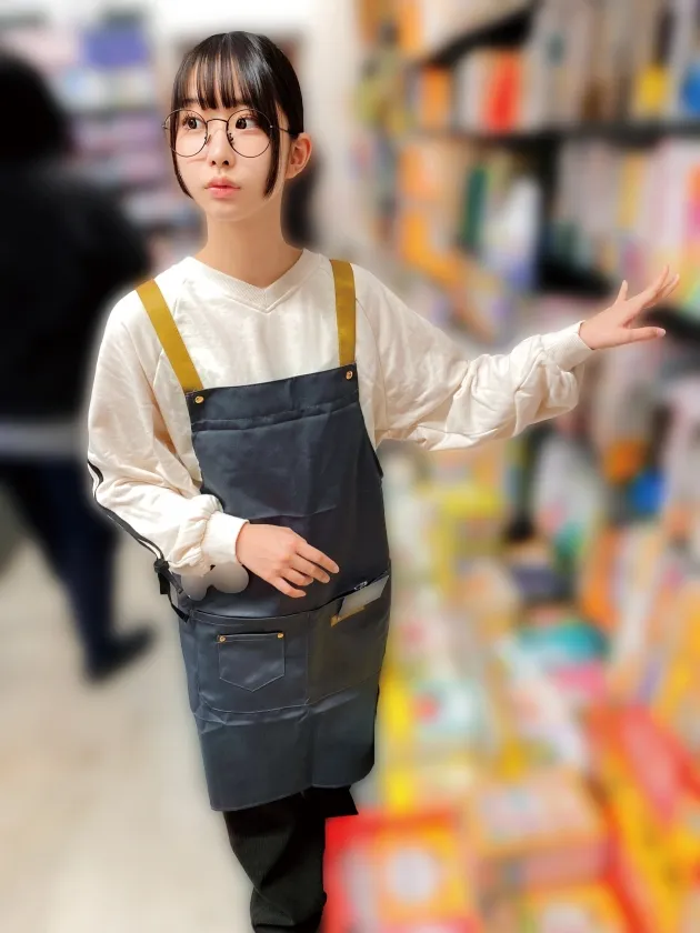 A【メガネ女子アニメショップ店員】