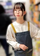 A【メガネ女子アニメショップ店員】