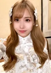 SNSで承認欲求を満たすエロギャル19歳！ 制服コスプレの美少女へおパンツずらし挿入→コスプレドレスでおまんこ広げて生中出し！！