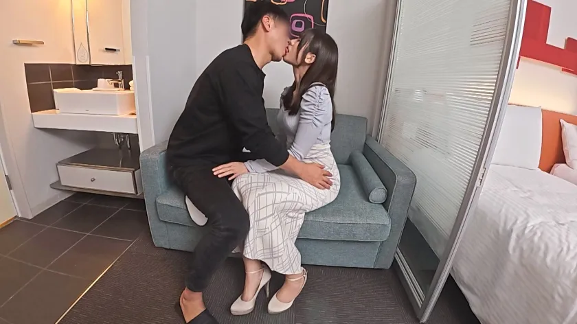 あれ？Gカップおっぱいが何か言ってるぞ…？「…せて、イかせて…、もっとイかせてｯｯ！！」オラオラ孕めオラァ！！でっけぇ乳揺らしながら正常位にバックに騎乗位、なんでもござれでガン突きしてやんよ！！軽いフェザータッチでビクンビクンッと反応しちゃうスケベ大好きエロ女、こんな人でもCAになれちゃうんです…(汗) 【初撮り】ネットでAV応募→AV体験撮影 2415