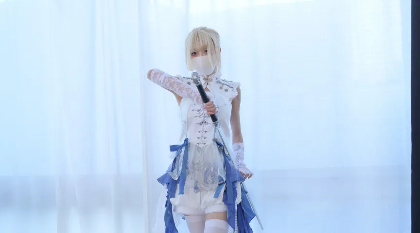 純白の女騎士をあの手この手でくすぐり