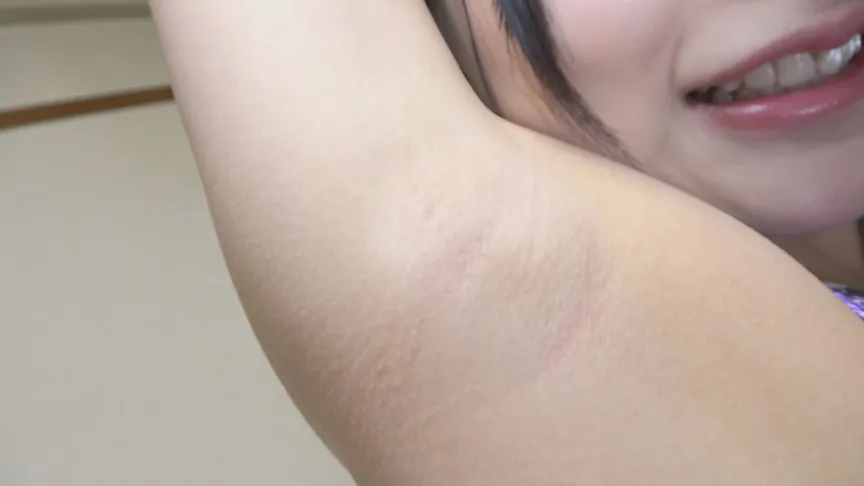 由良かな 濡れてテカってピッタリ密着 神競泳水着 可愛い女子の競泳水着姿をじっとりと堪能！着替え●撮から始まり貧乳から巨乳にパイパン、ハミ毛、ジョリワキ等のフェチ接写やローションソーププレイや競泳水着ぶっかけ等を完全着衣で楽しむAV